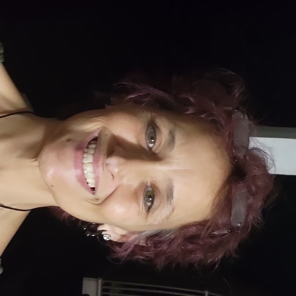 Meet your Posher, Monica - Picture 2 of 2